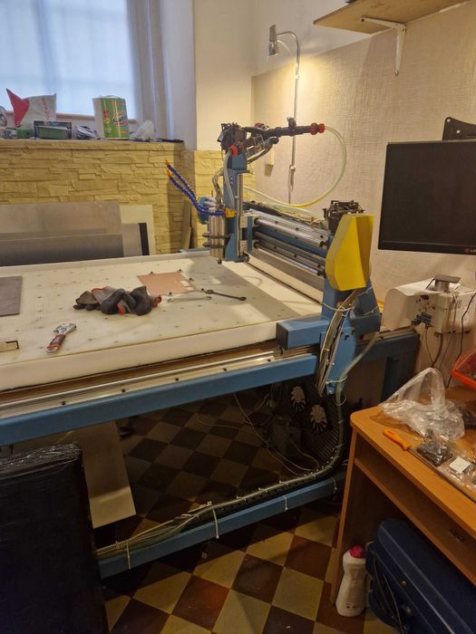Frezarka ploter cnc wrzeciono 1.5 kW giętarka segmentowa dachdecker