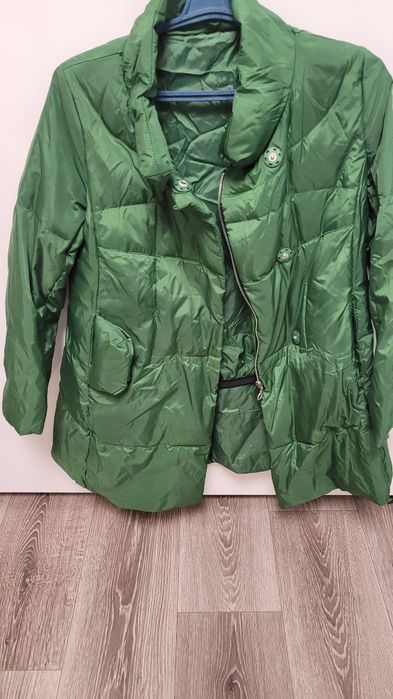 Курточка для підлітка або худощаву дівчину