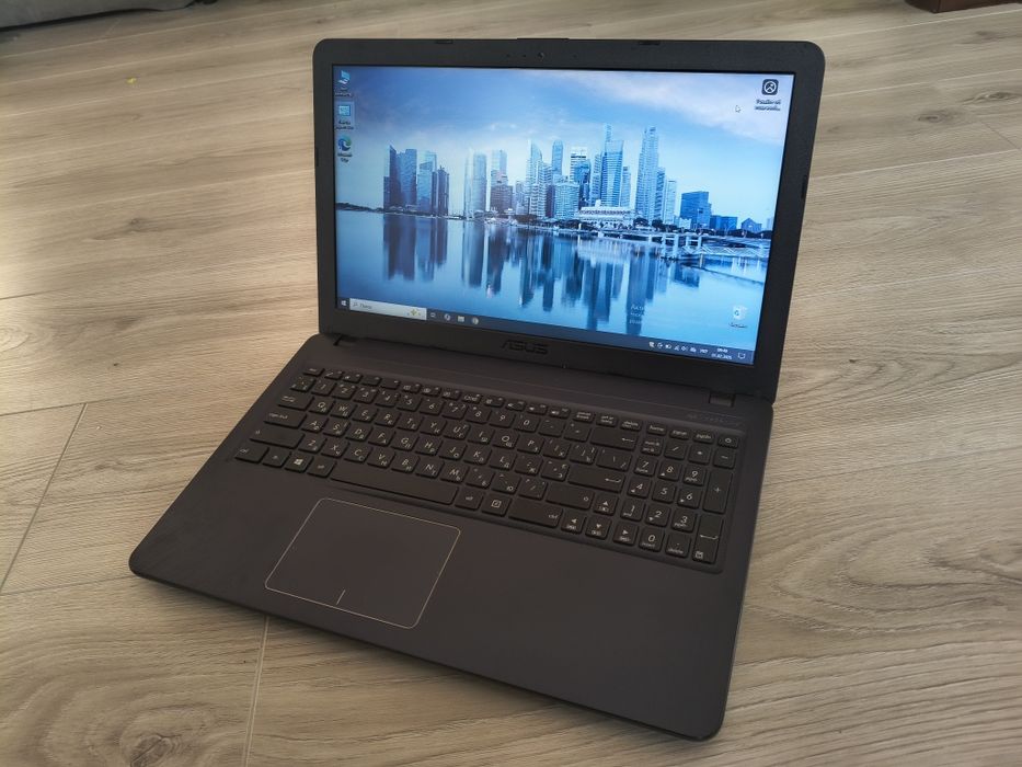 Ноутбук ASUS 15.6"