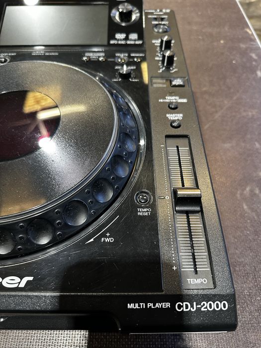 2x Pioneer CDJ-2000