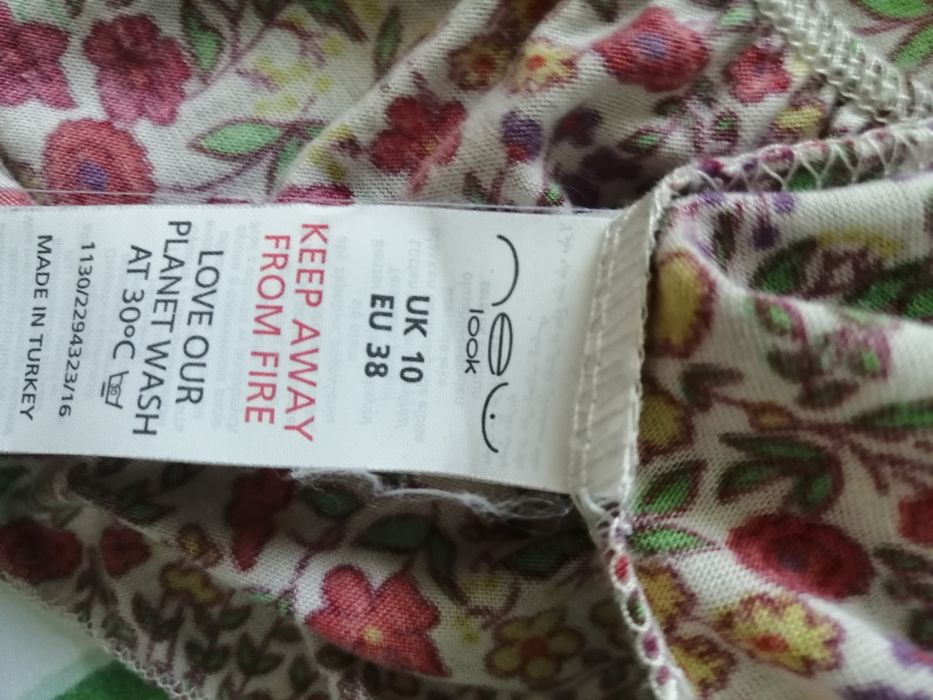 Bluzka a'la hiszpanka New Look