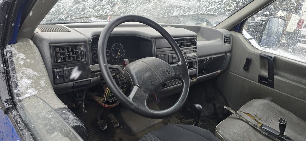 Drzwi zderzak lampa  silnik 2,4   57 kw VW Transporter T4 części