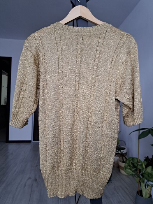 Złoty sweter z krótkim rękawem M