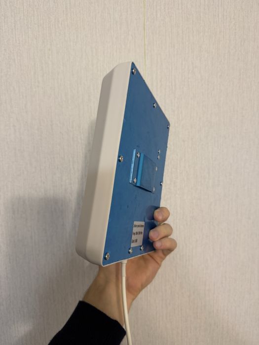 Кімнатна панельна антена 4G LTE 698–2700 MHz 8 dBi
