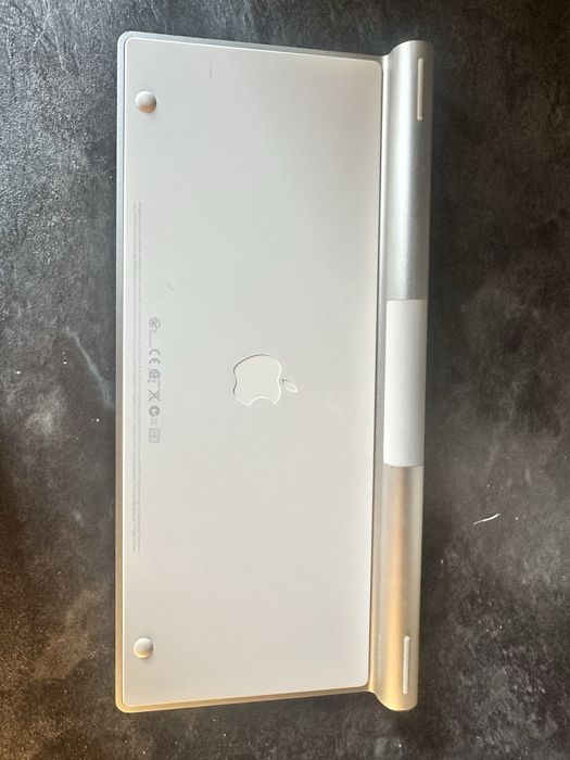 Безпровідна клавіатура Apple