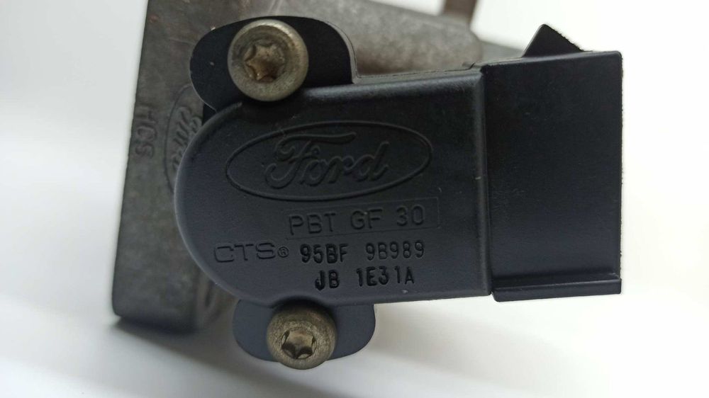 CORPO DE BORBOLETAS FORD FIESTA BERLINA (DX) TREND