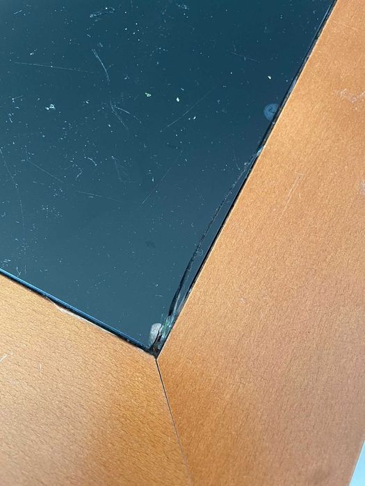 Mesa e cadeiras de sala em cerejeira