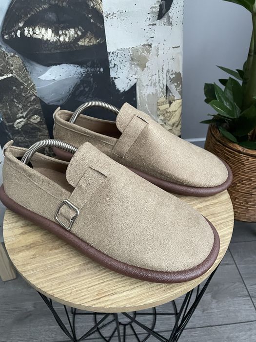замшеві лофери бежеві
