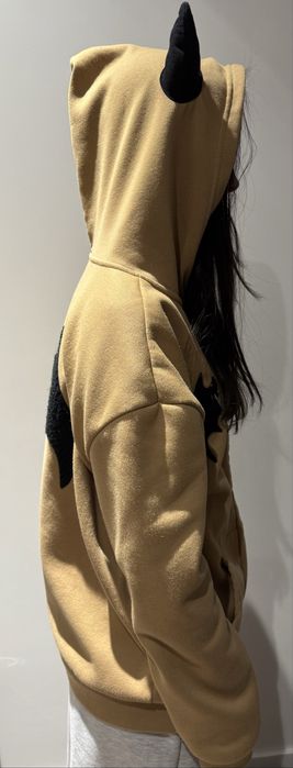 Стильна худі з крилами — must-have для streetwear образів