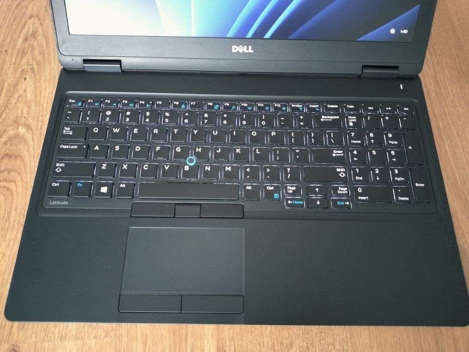 Dell latitude 5580, 15,6 IPS, I5-6300U, 8Gb DDR4, 128Gb ssd