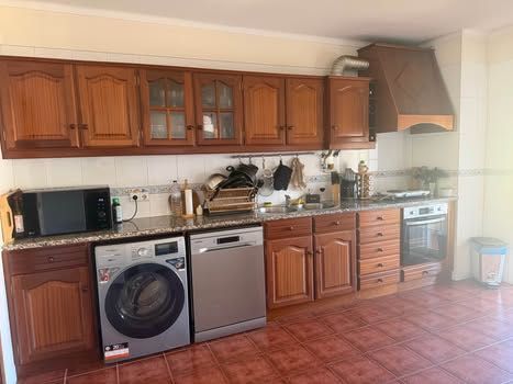 Vendo cozinha com pedra incluída e pia