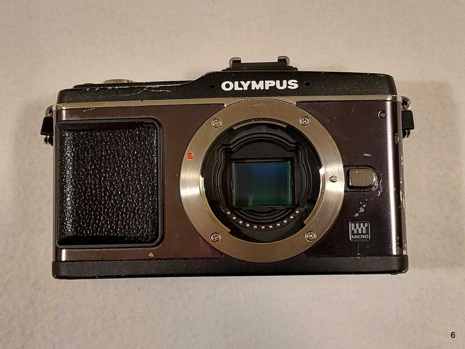 Olympus Pen E - P2 : body, obiektyw 17 mm, wizjer