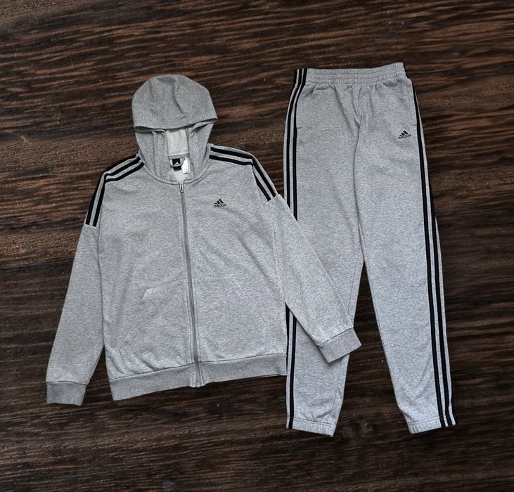 Спортивний костюм ADIDAS на підлітка 13/14 років