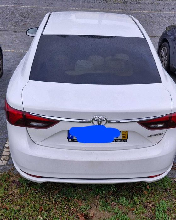 Toyota Avensis 2.0 D-4DExclusive (Nacional) – Estofos em Pele — photo 2