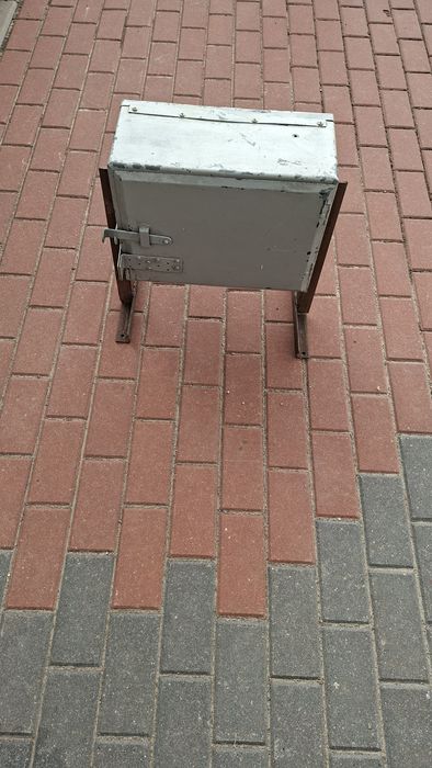 Skrzynka elektryczna budowlana