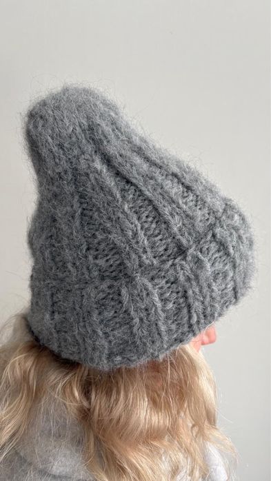 Recznie wykonana czapka z naturalnych włókien