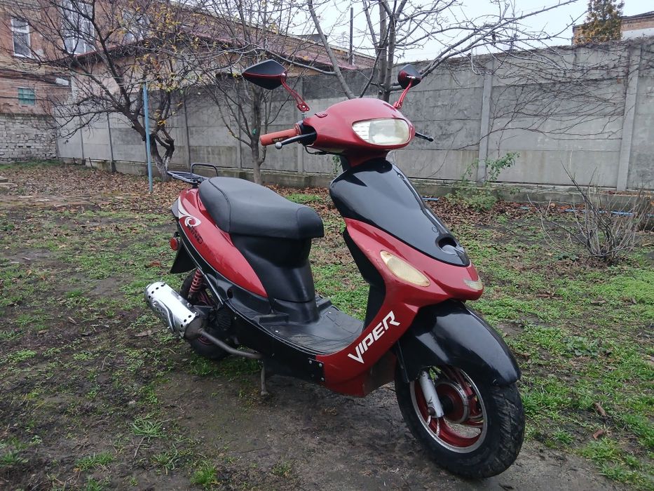 Продам скутер и запчасти.