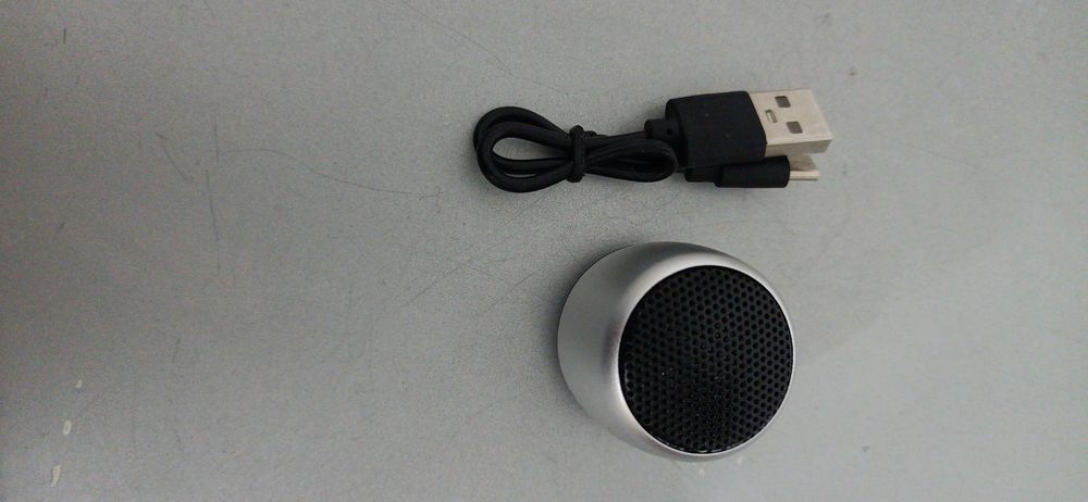Mini coluna com bluetooth e subwoofer