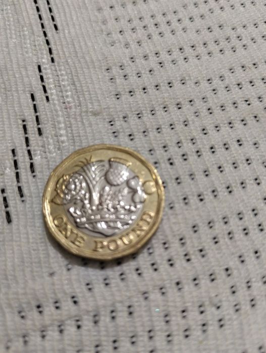 Moeda One Pound D G 2016