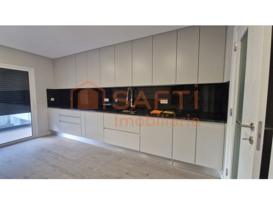 Centro de Loulé - Apartamento NOVO para Arrendar!