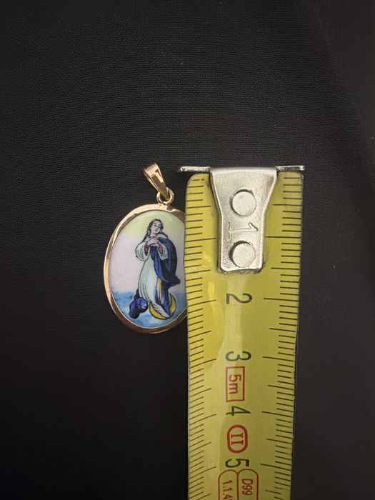 Medalha da Nossa Senhora da Conceiçao,  em ouro.