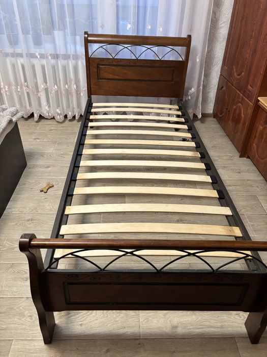 Ліжко односпальне