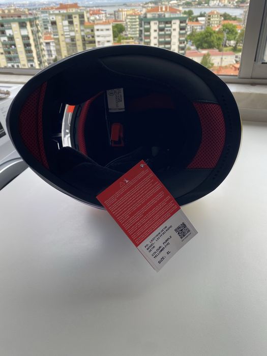 capacete LS2 helmets amarelo e roxo
