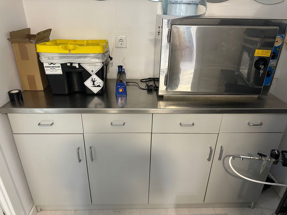 Móvel gabinete esterilização tampo inox
