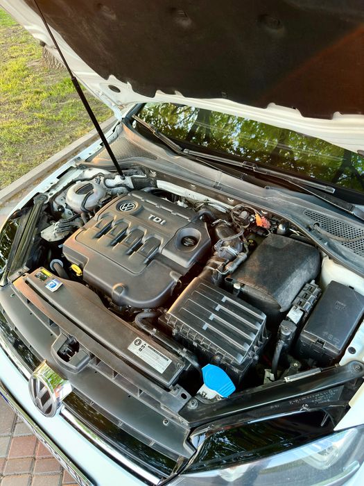 Продам Golf 7 2.0 TDI Highline Dynaudio