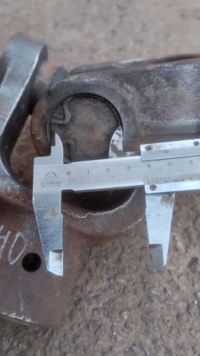 Хрестовина гук кардан