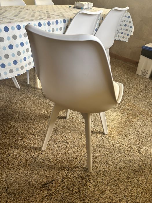 Cadeira estilo escandinavo