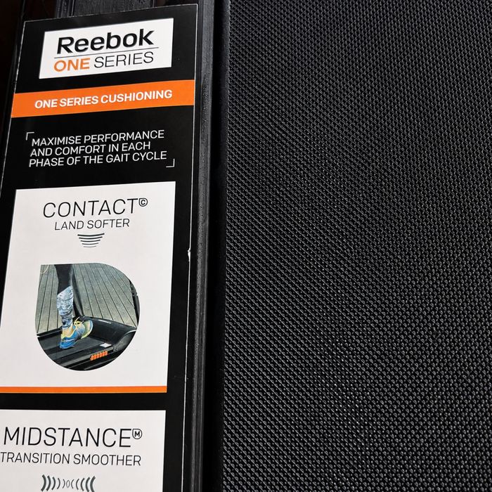 Passadeira Reebok ONE GT50, só 3 meses uso, 18 km/h e inclinação eletrónica