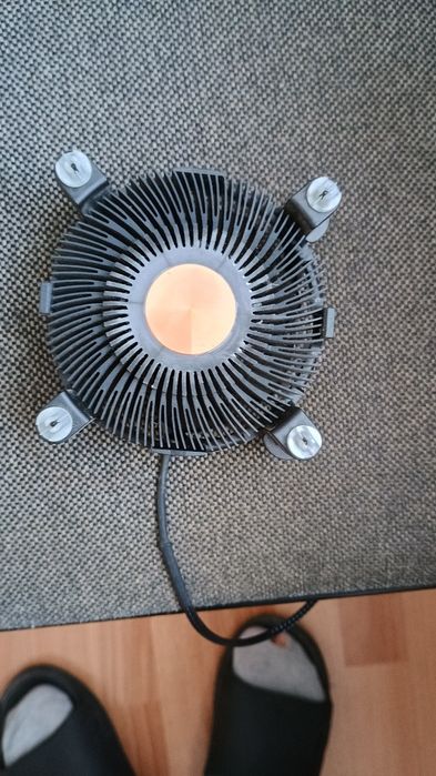 Intel i5-6402p 2,8ghz plus oryginalne chłodzenie.