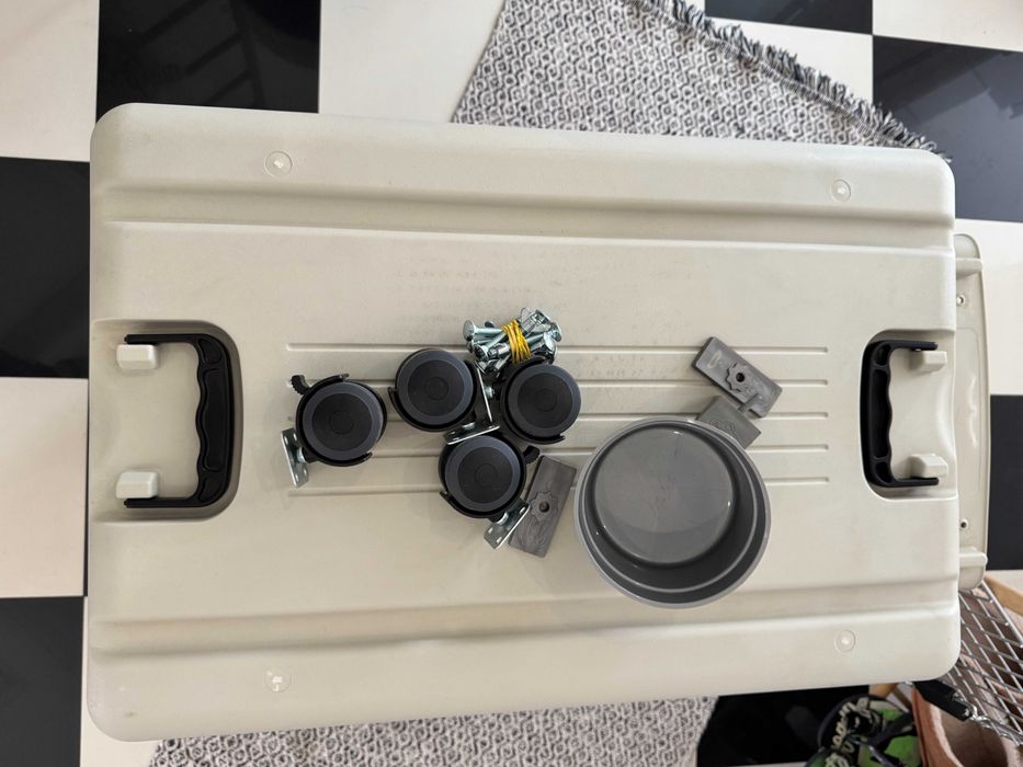 Transportador para Cães -  IATA -23kg - Com Rodas, Colchão e Comedouro