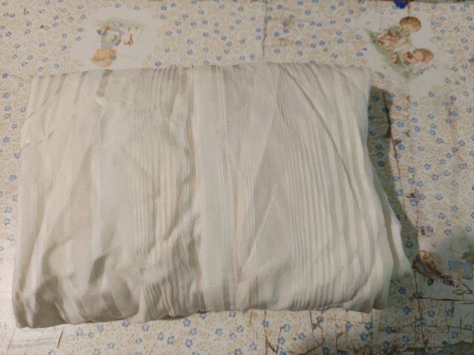 Vendo a camisola branca para mulher bom estado