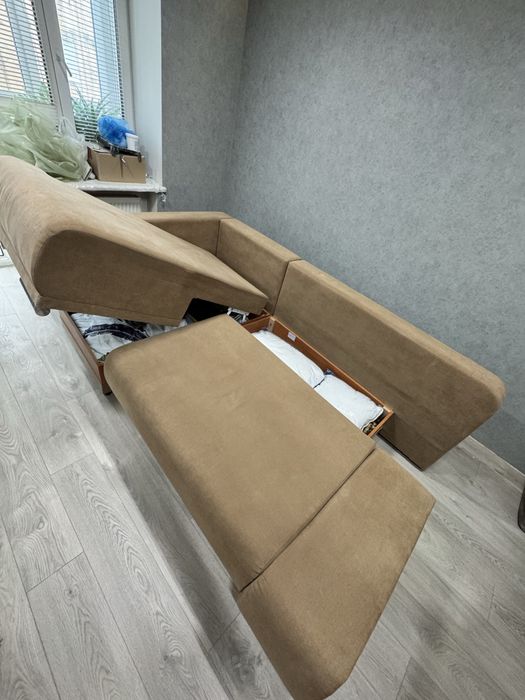 Кутовий диван з удоропоглинаючими ортопедичними сидіннями