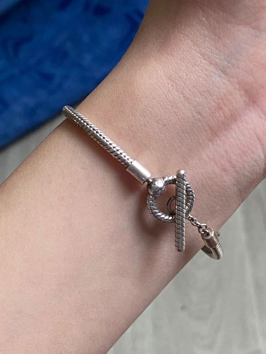 Браслет Pandora.