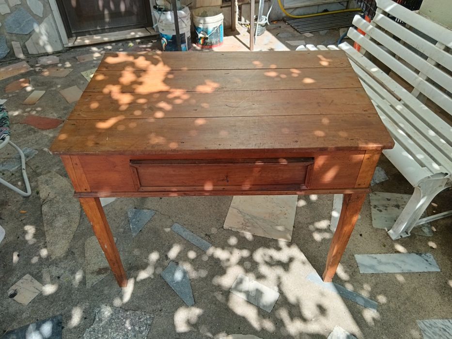 Mesa antiga madeira com gaveta