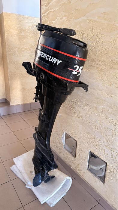 Silnik zaburtowy Mercury 25HP