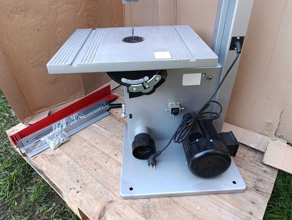 Piła taśmowa duża ze stołem Einhell TC-SB 305 U 750W cięcie 170mm