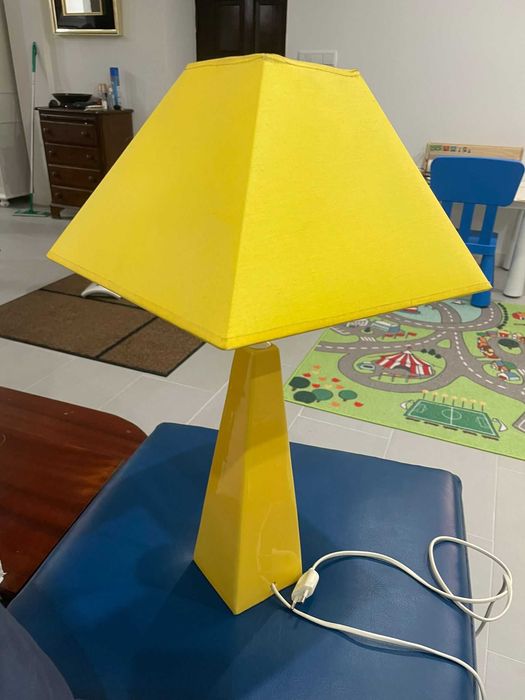 Par de candeeiros de mesa