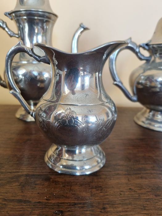 Serviço em casquinha inglesa