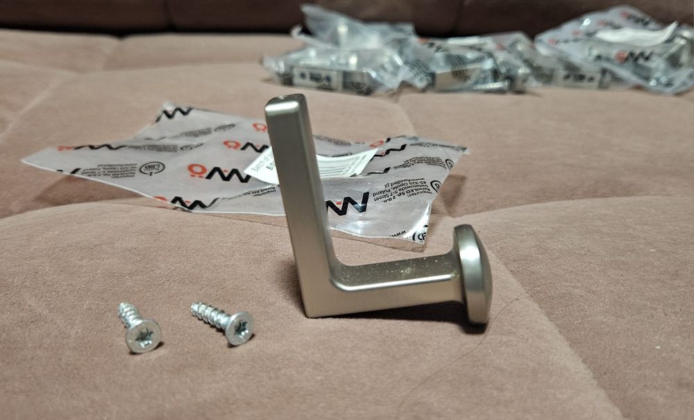 10 sztuk wieszaków/haczyków na ścianę srebrny mat
