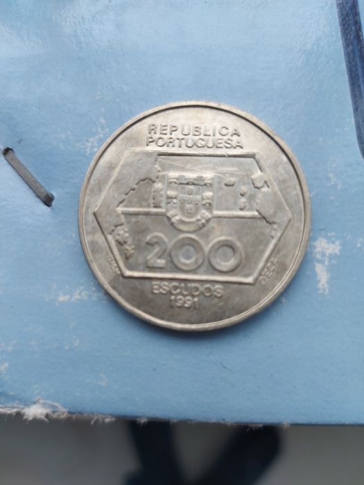 1 moeda portuguesa de 200 escudos de 1991 com