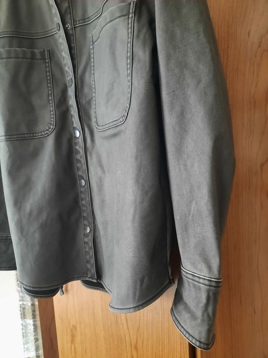 Casaco/camisa efeito pele Stradivarius