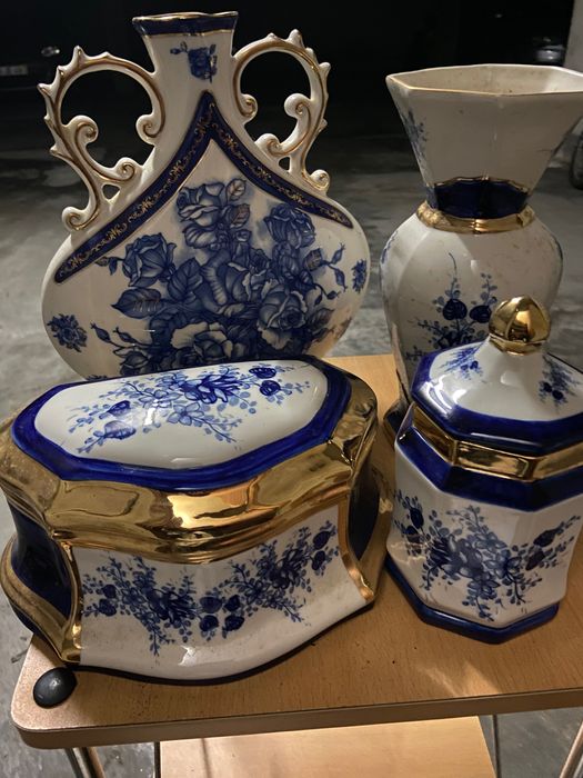 Vendo seis peças de porcelana