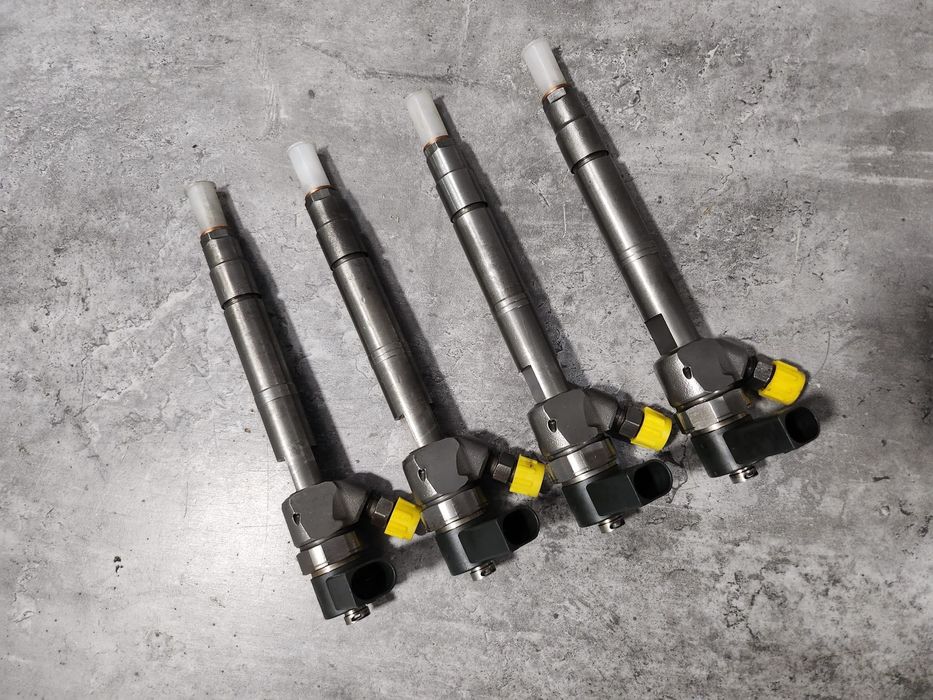 Wtryskiwacz 0445.110.072. 6110.700.987 Mercedes 2.2 CDI