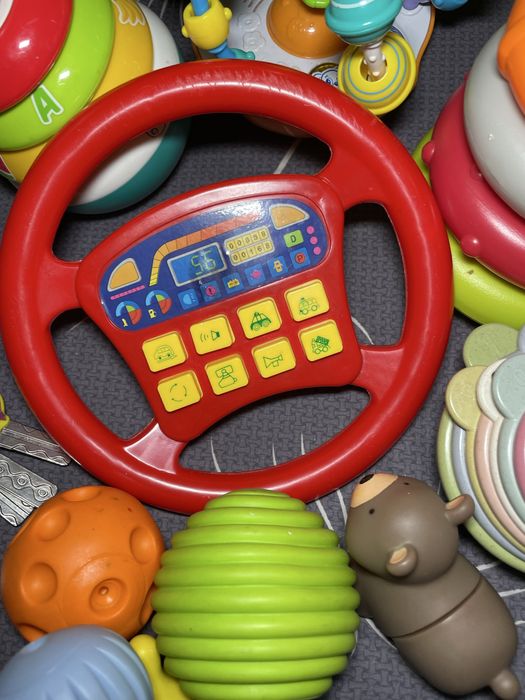 Набрр игрушек 6-18 месяцев