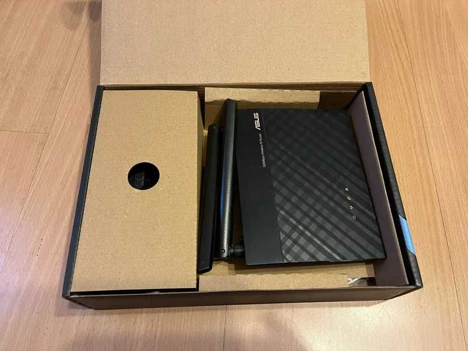 RT-N12+ Wireless N300 3-in-1 Router Asus z zasilaczem