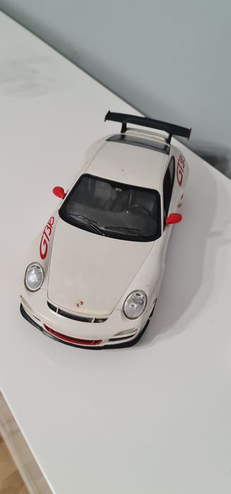 Sprzedam zabawkowe porsche 911gt3rs plus koszt wysyłki